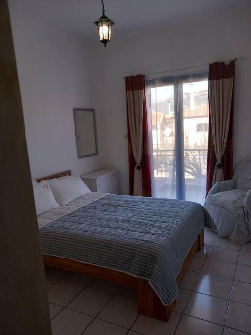 Stoupa Beachside Retro Apartment Kültér fotó